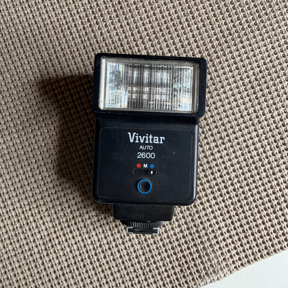Vivitar Auto 2600 Electronic Flash Unit for Vintage Film Cameras Black